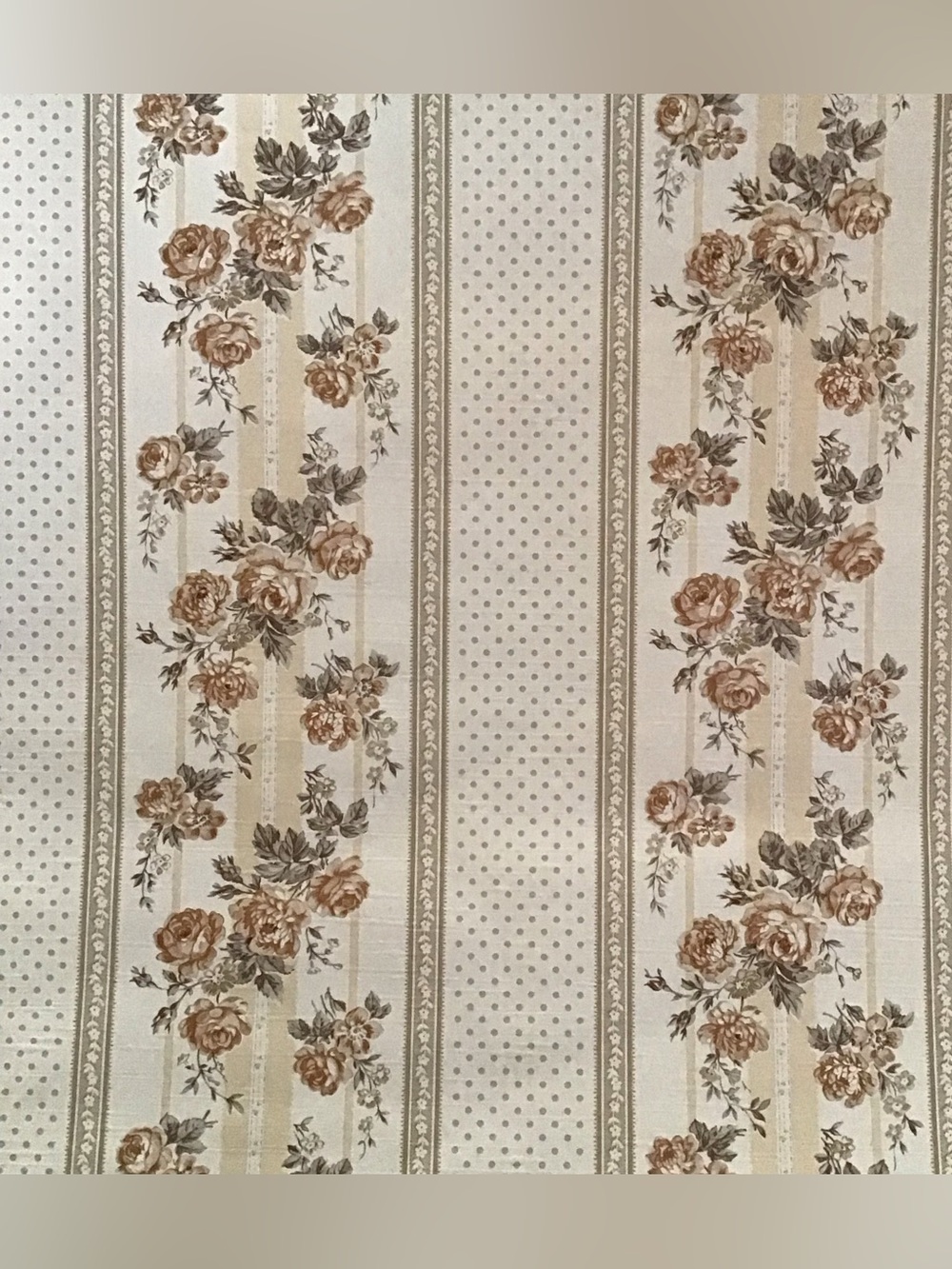 Vintage Roses Cottagecore Wallpaper